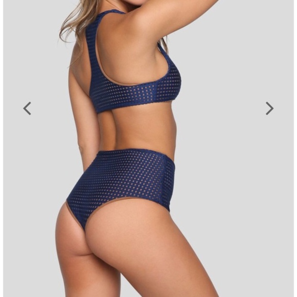 Acacia Seychelles Bottom